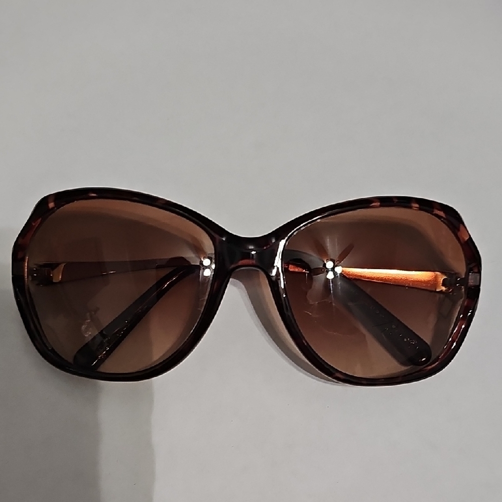 Tory Burch Brown Tortoise Sunglasses